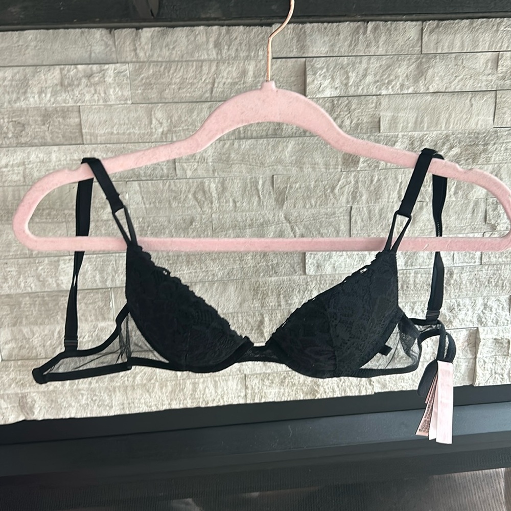 victoria secret lace black push-up. barely worn, 32a